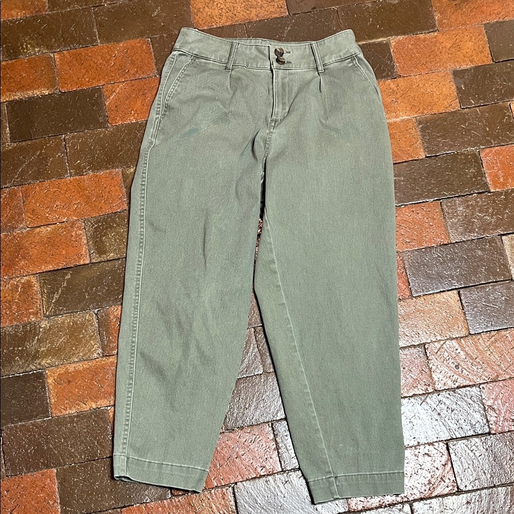 A New Day size 6 drab olive cropped trousers with pleated front 25.6 inseam